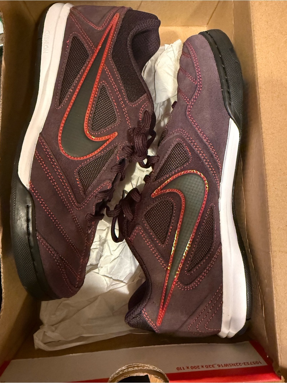 Nike Unisex Total 90 SE Soccer Style casual sneakers BNIB